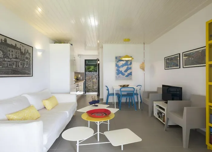 And Sea * 펠레카스