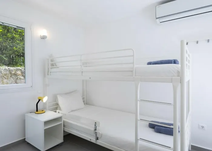 And Sea 펠레카스